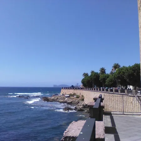 Piazza Ginnasio Гостевой дом Альгеро